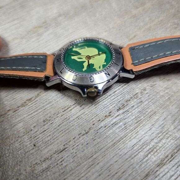 ? Hunting World Vintage Outdoor Watch with Elephant Inlay Rare! Works Great!! main image 4